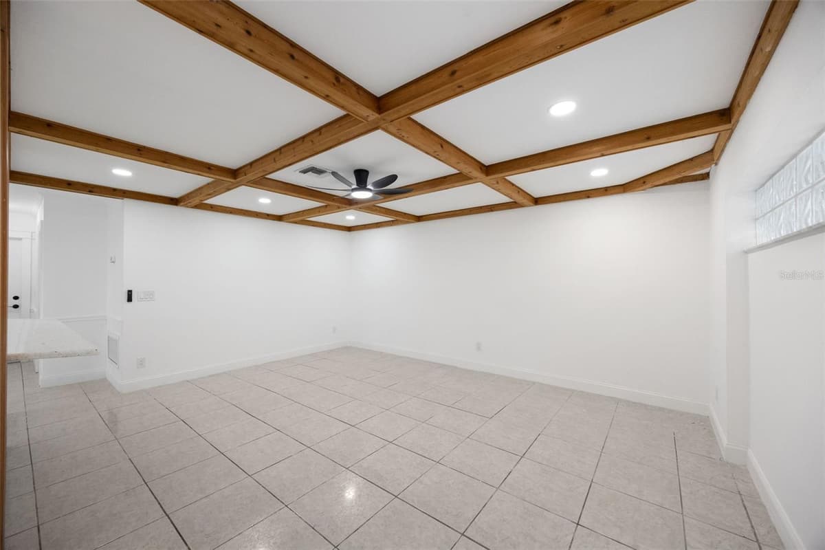 1010 CLEARMONT STREET — photo 14 of 25