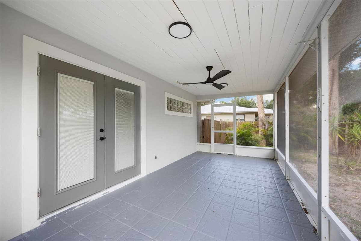 1010 CLEARMONT STREET — photo 8 of 25