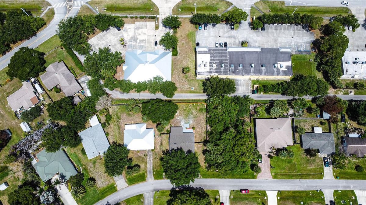 1010 CLEARMONT STREET — photo 11 of 25