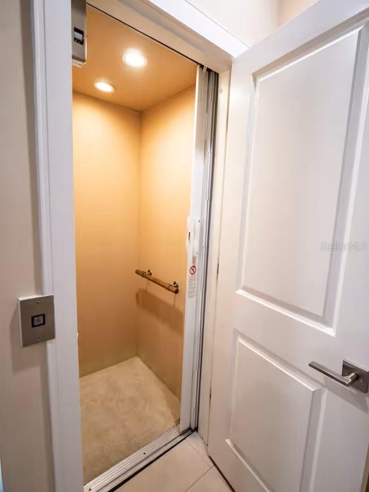 7671 RECIFE DRIVE — photo 12 of 29