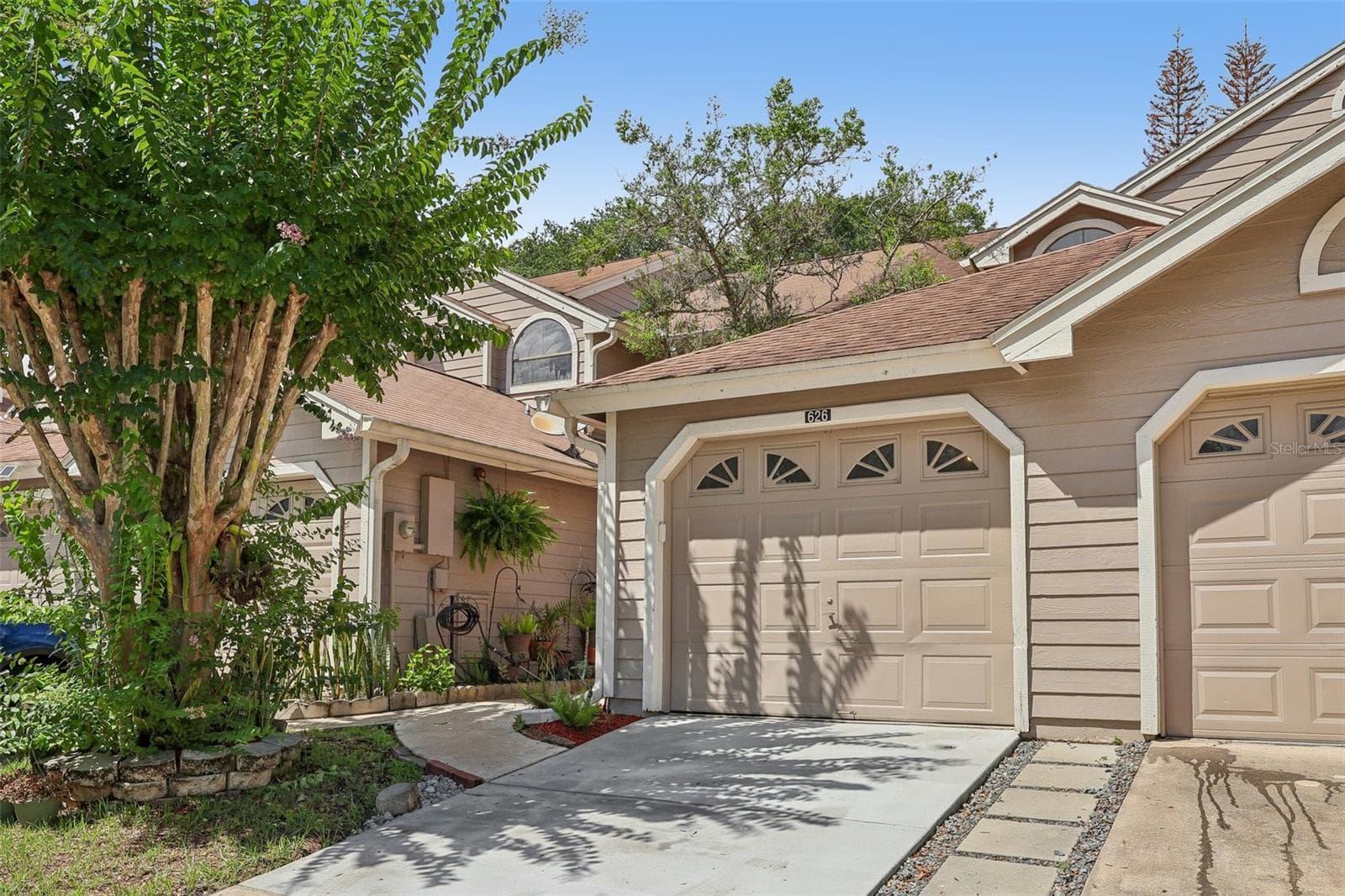 626 NORTHBRIDGE DRIVE — photo 3 of 38