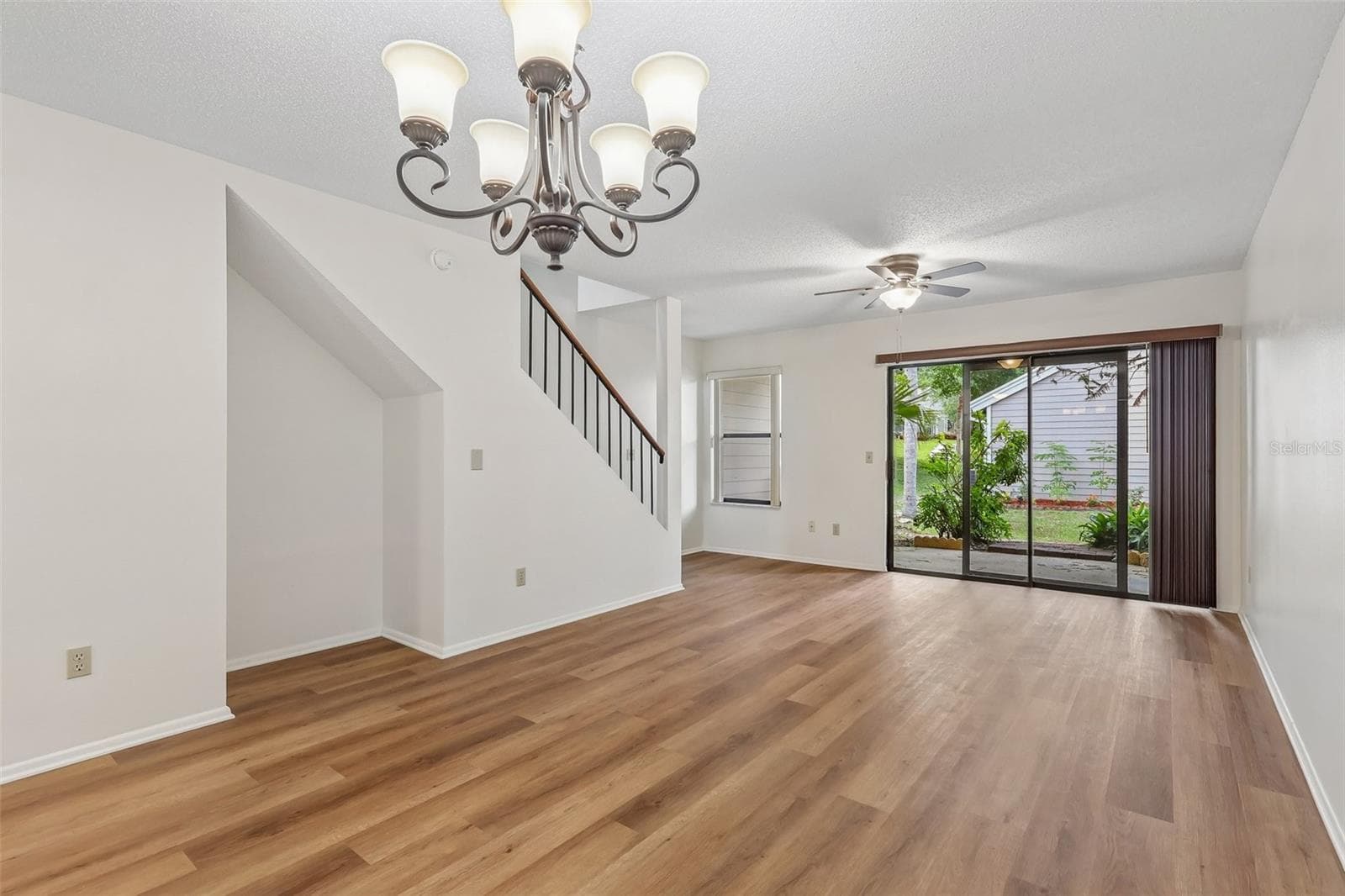 626 NORTHBRIDGE DRIVE — photo 8 of 38
