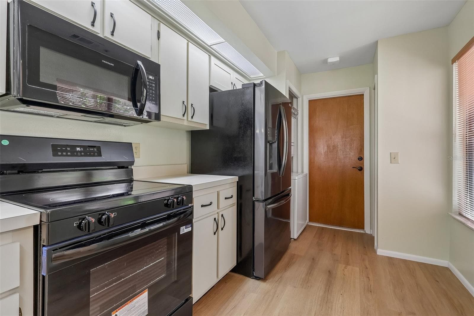 626 NORTHBRIDGE DRIVE — photo 13 of 38
