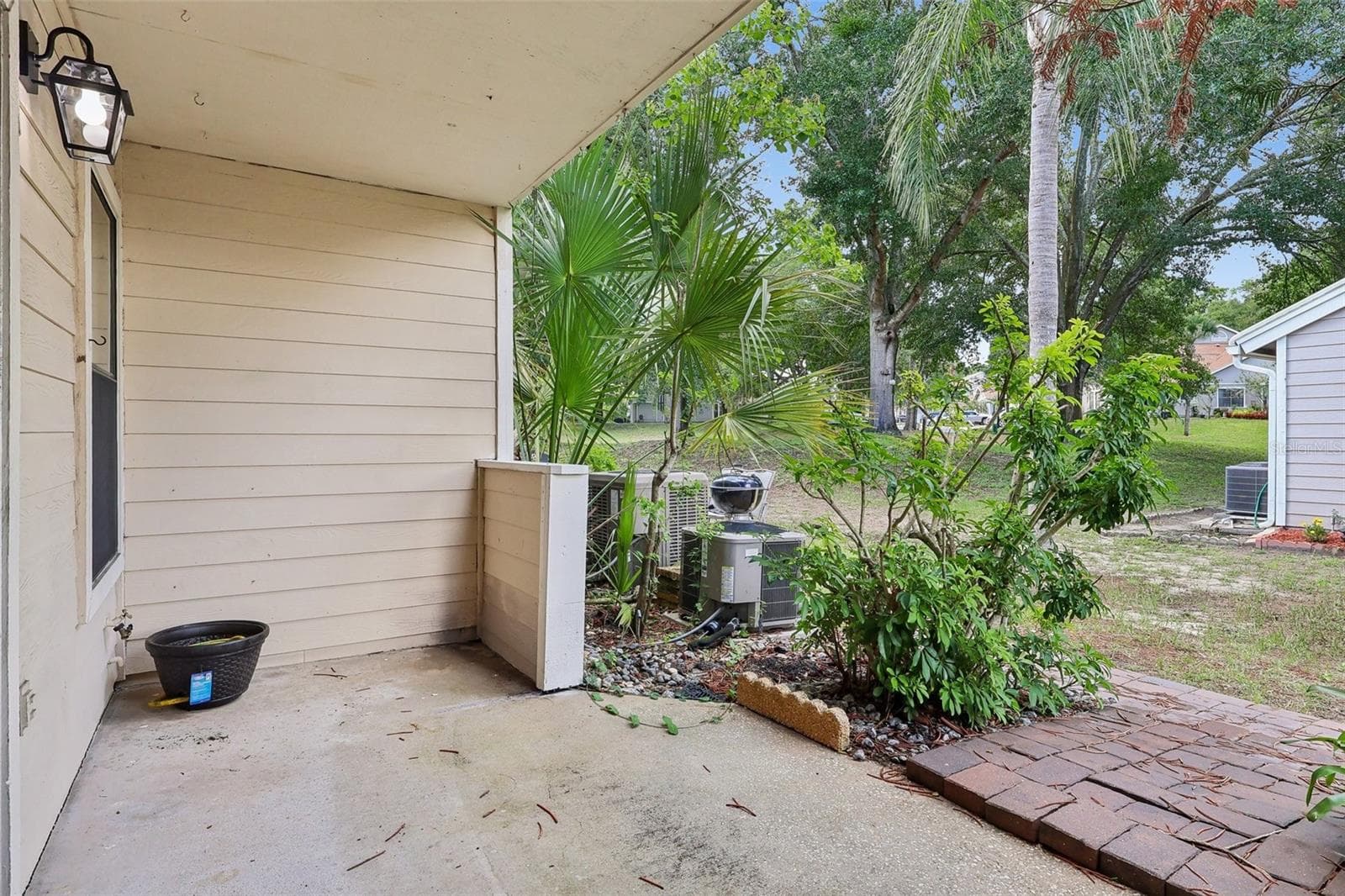 626 NORTHBRIDGE DRIVE — photo 33 of 38