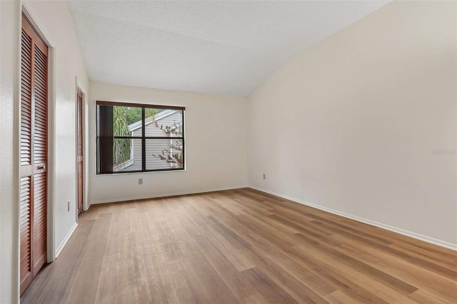 626 NORTHBRIDGE DRIVE — photo 25 of 38