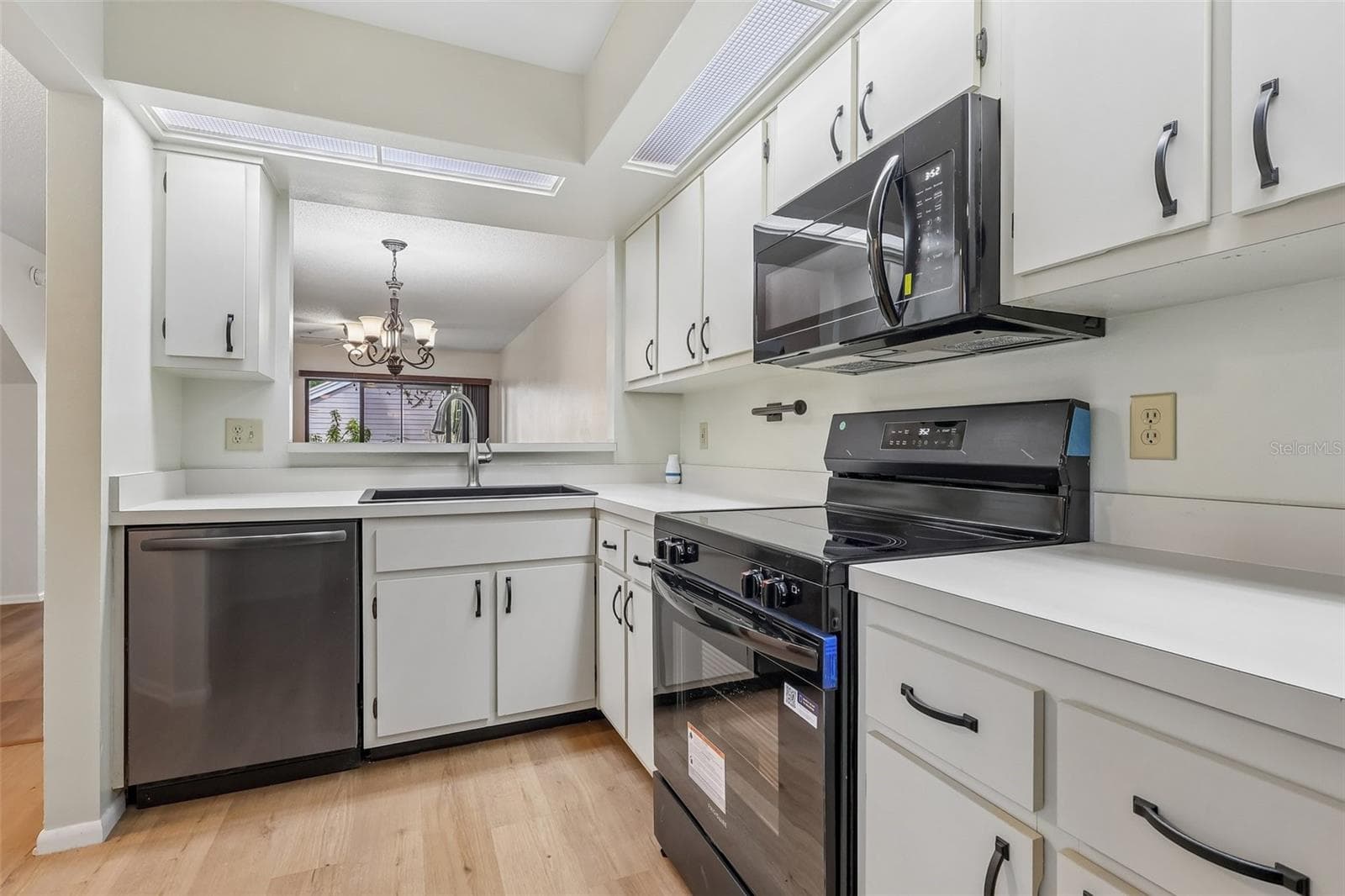626 NORTHBRIDGE DRIVE — photo 14 of 38