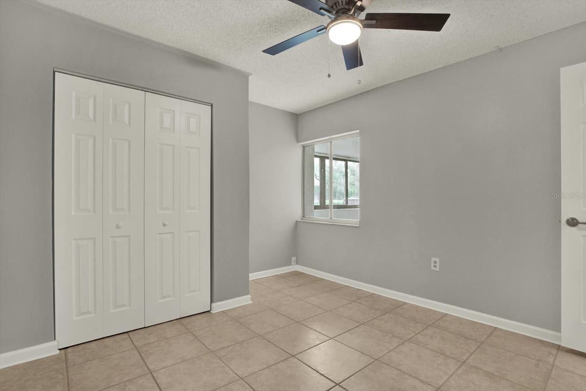 1204 11TH CIRCLE — photo 14 of 33