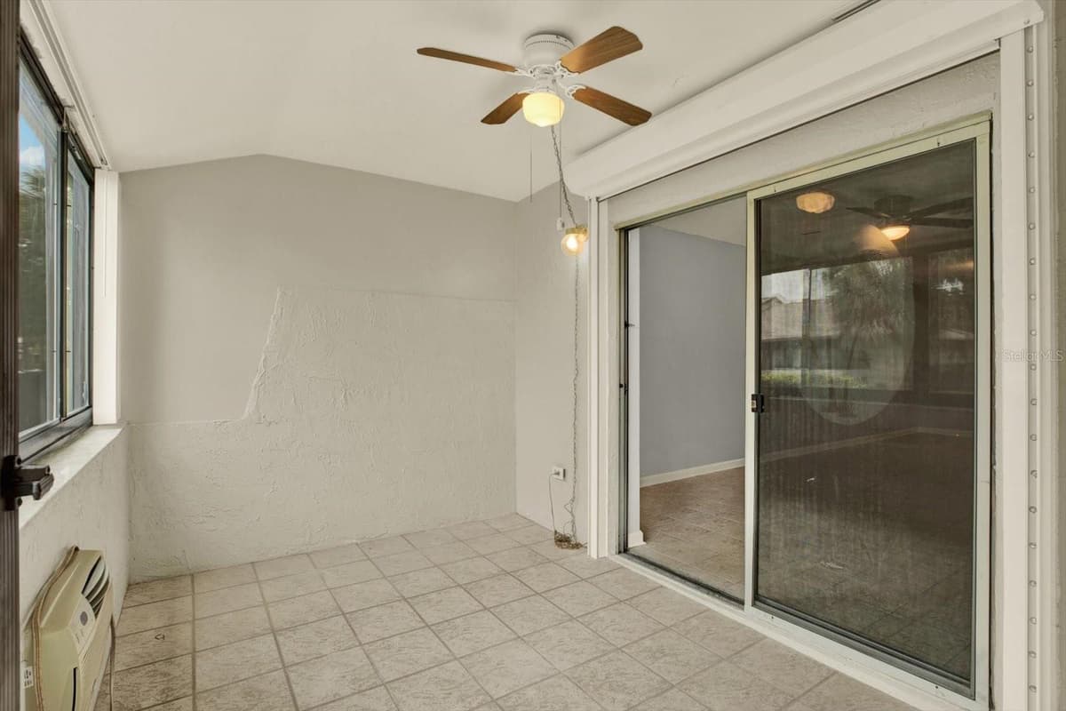 1204 11TH CIRCLE — photo 17 of 33