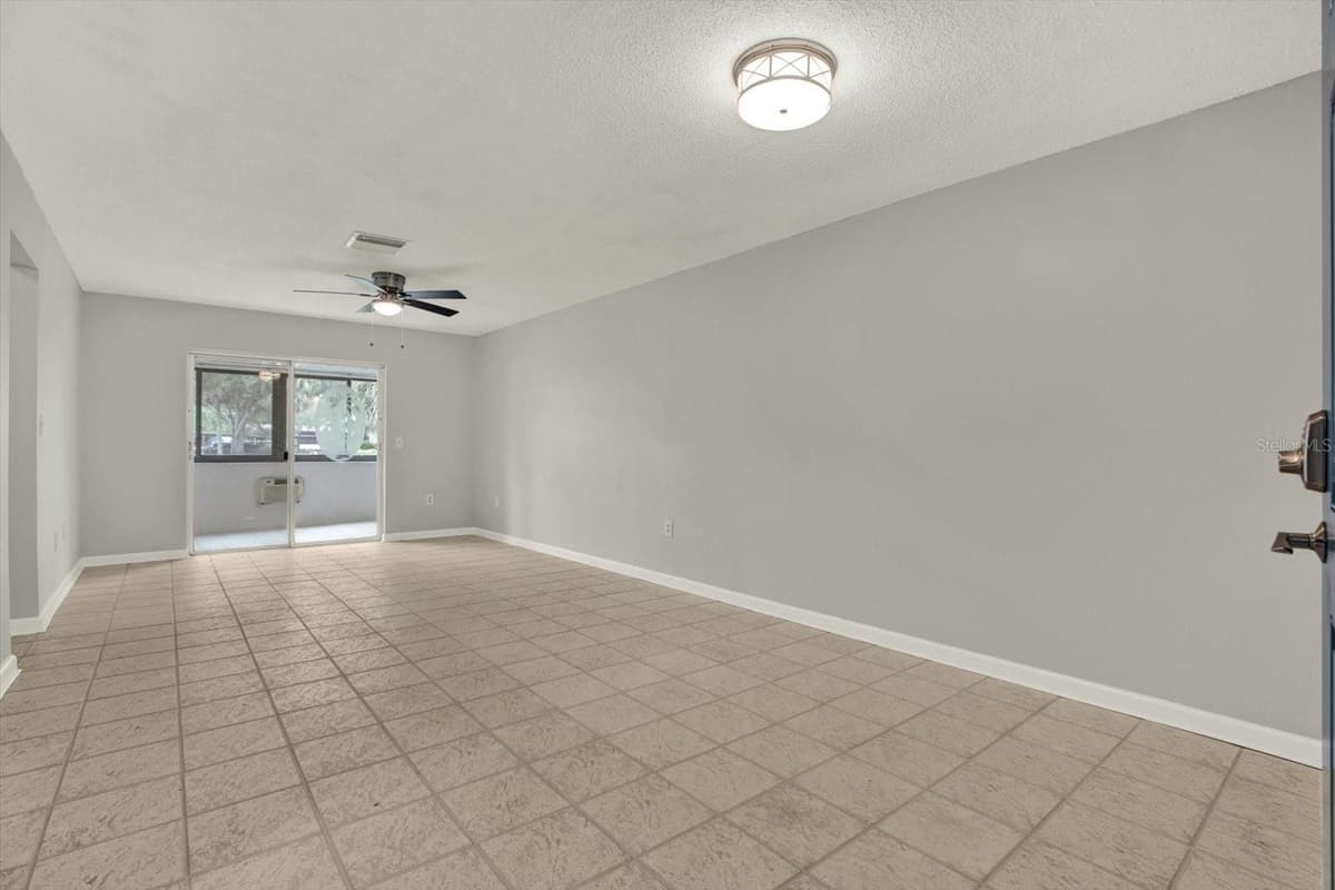 1204 11TH CIRCLE — photo 3 of 33
