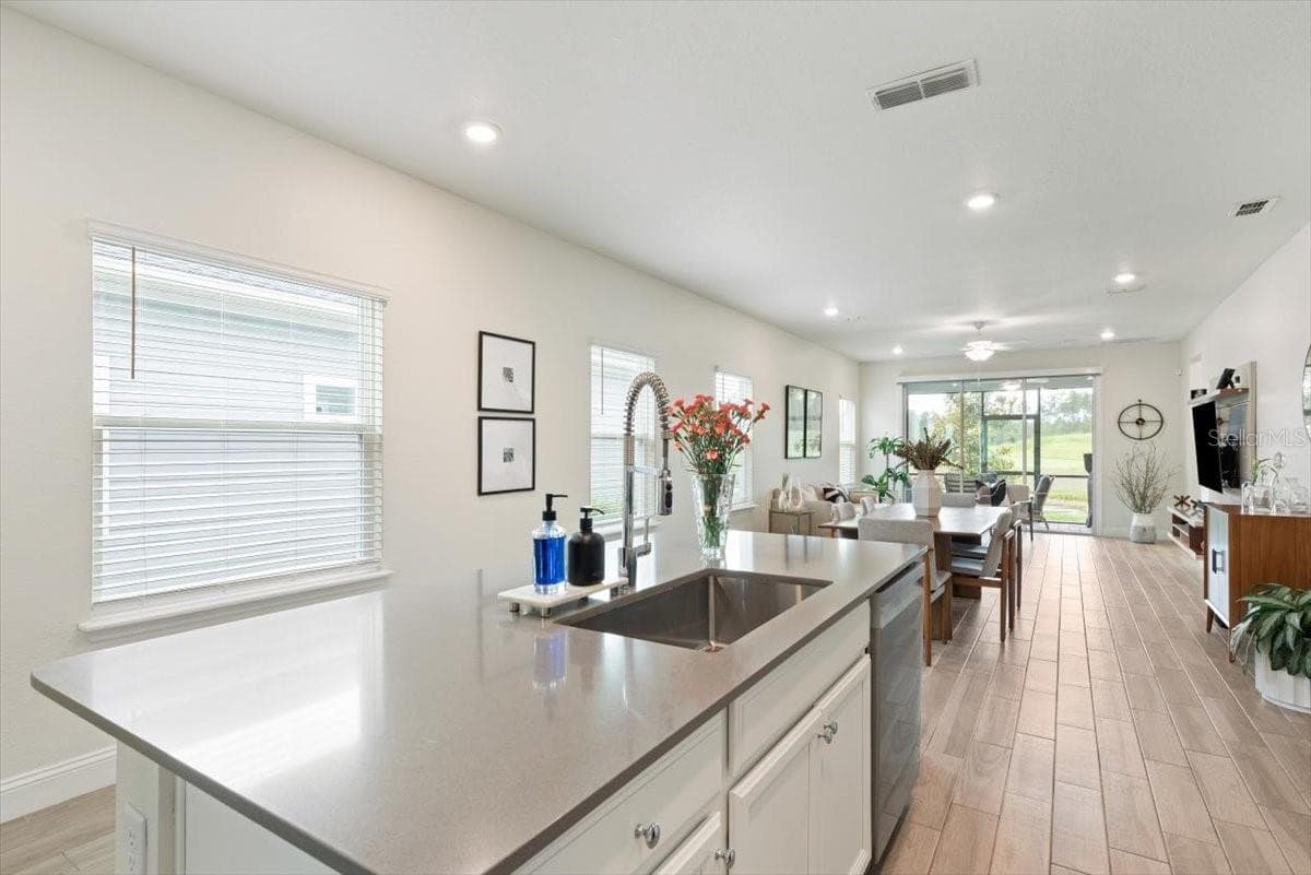 883 STILLWATER BOULEVARD — photo 10 of 67