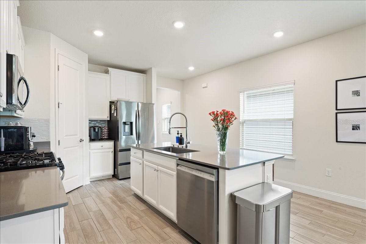 883 STILLWATER BOULEVARD — photo 8 of 67