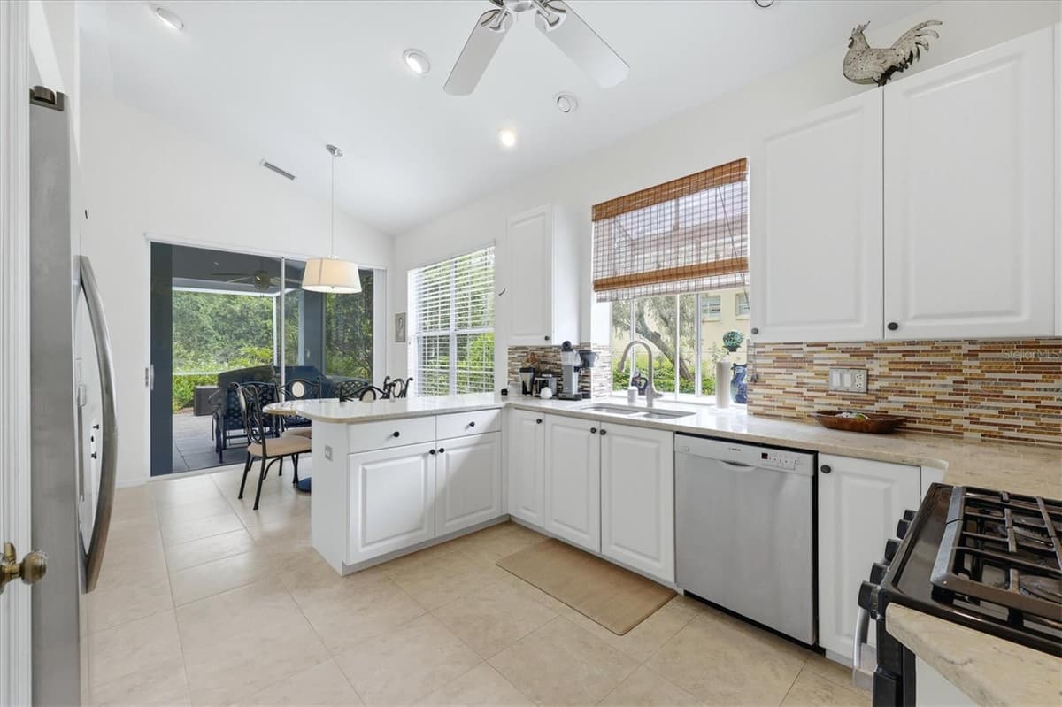 7147 PRESTWICK COURT — photo 18 of 56