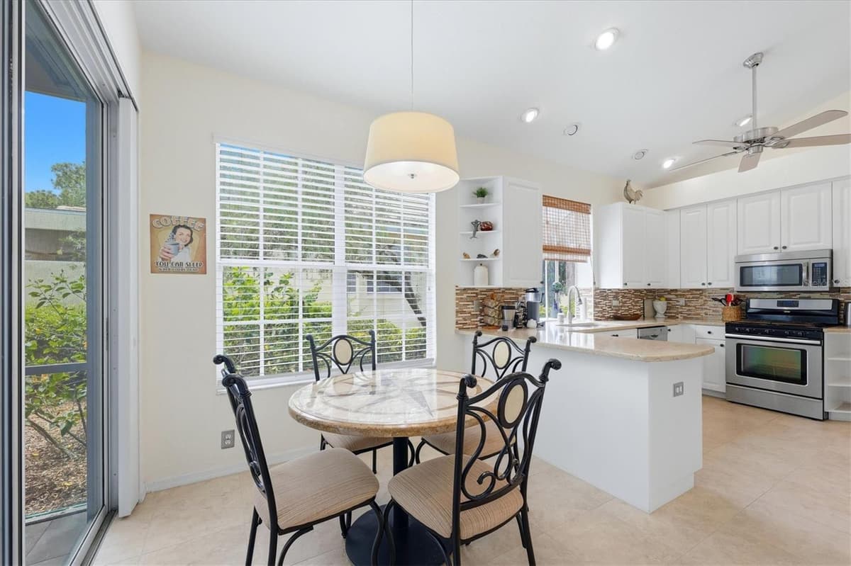 7147 PRESTWICK COURT — photo 15 of 56