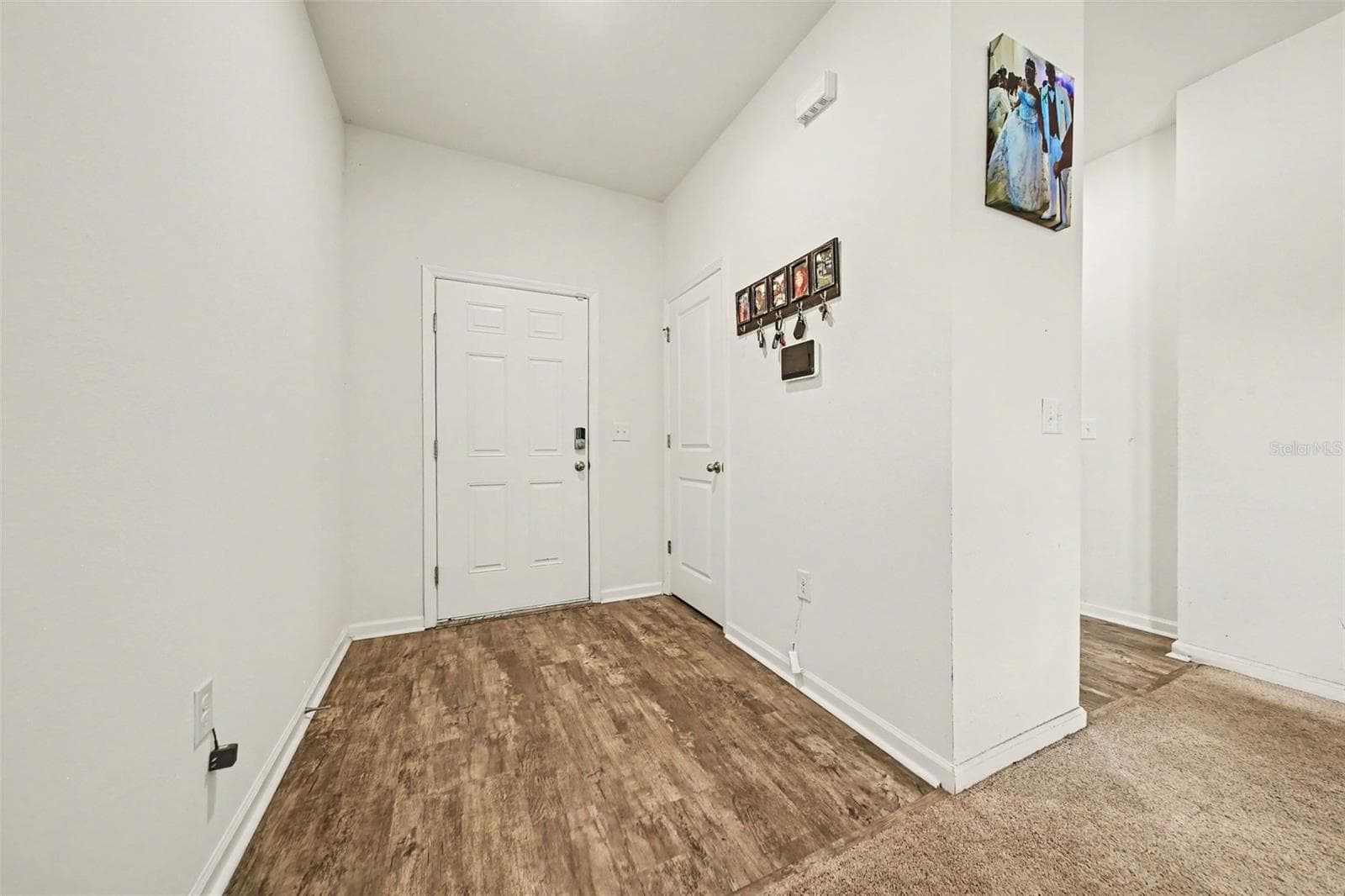 1006 COMMUTER DR — photo 3 of 23