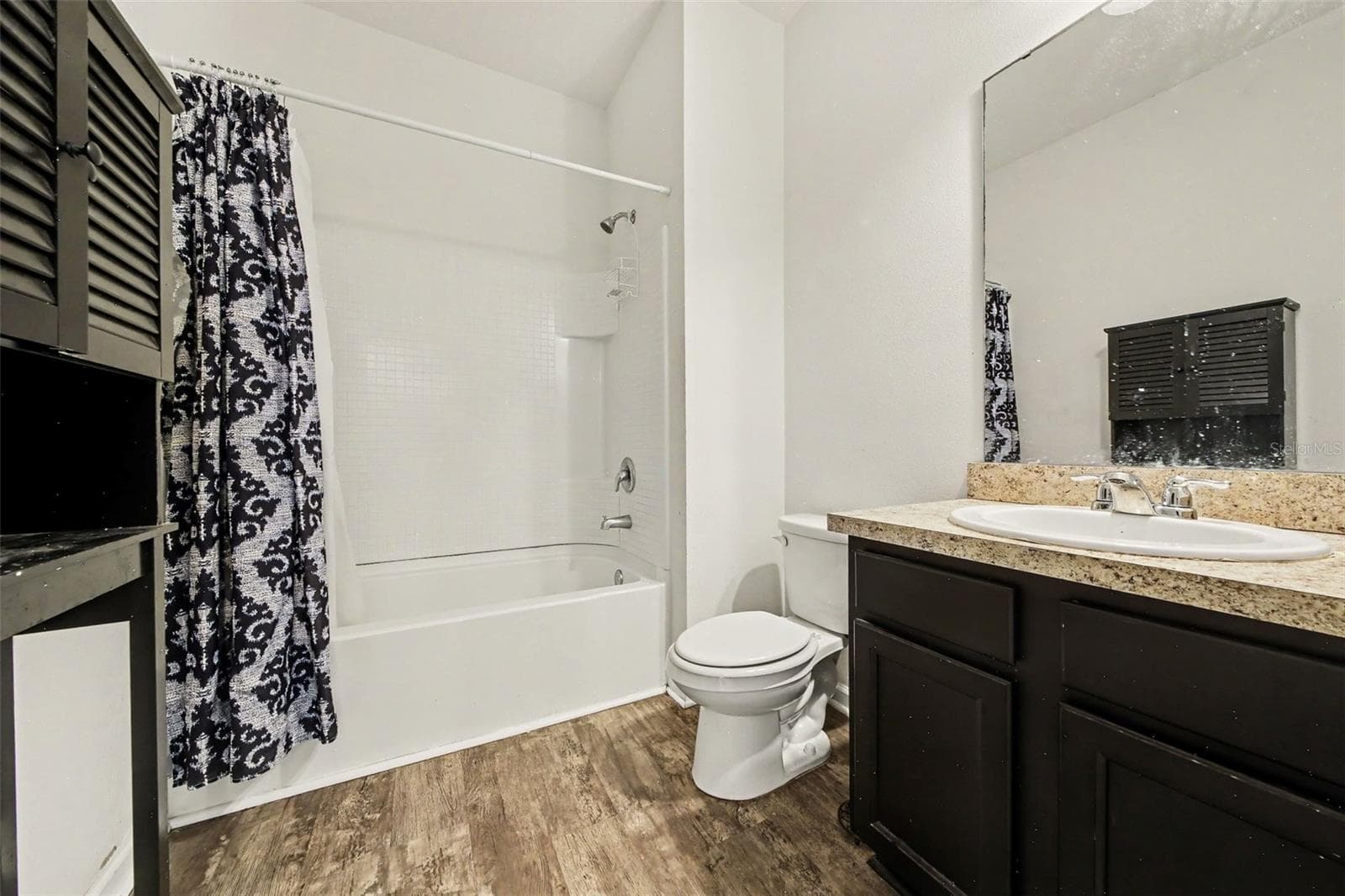 1006 COMMUTER DR — photo 17 of 23