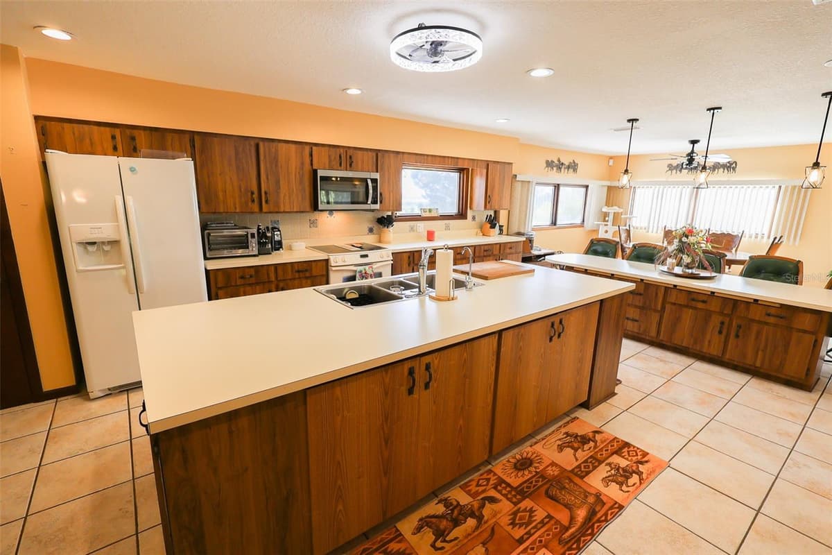 5757 TRASK ROAD — photo 8 of 75