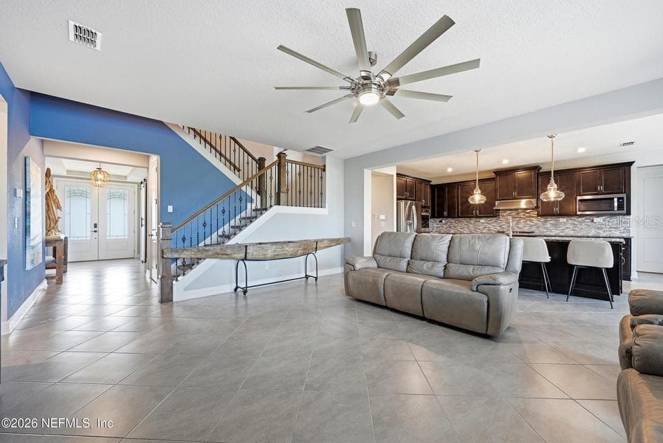 128 WINDWALKER DRIVE — photo 13 of 91