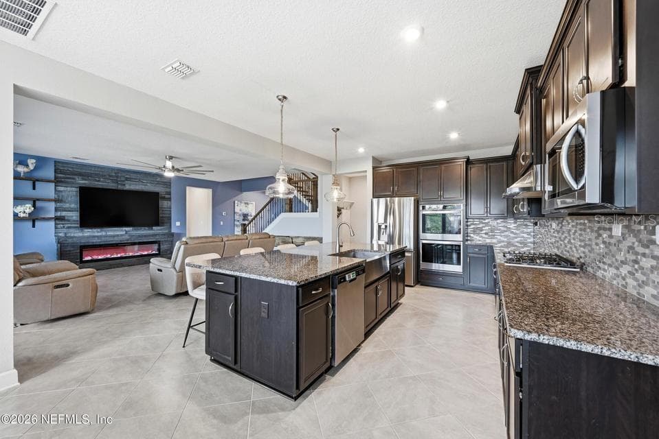 128 WINDWALKER DRIVE — photo 20 of 91