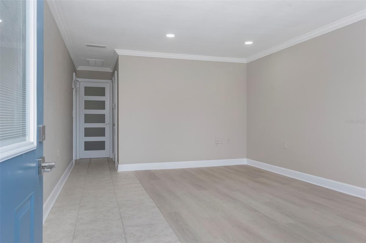 8221 112TH STREET — photo 5 of 22