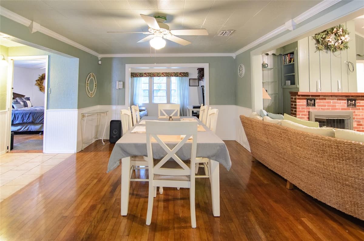 257 DESOTO AVENUE — photo 13 of 25