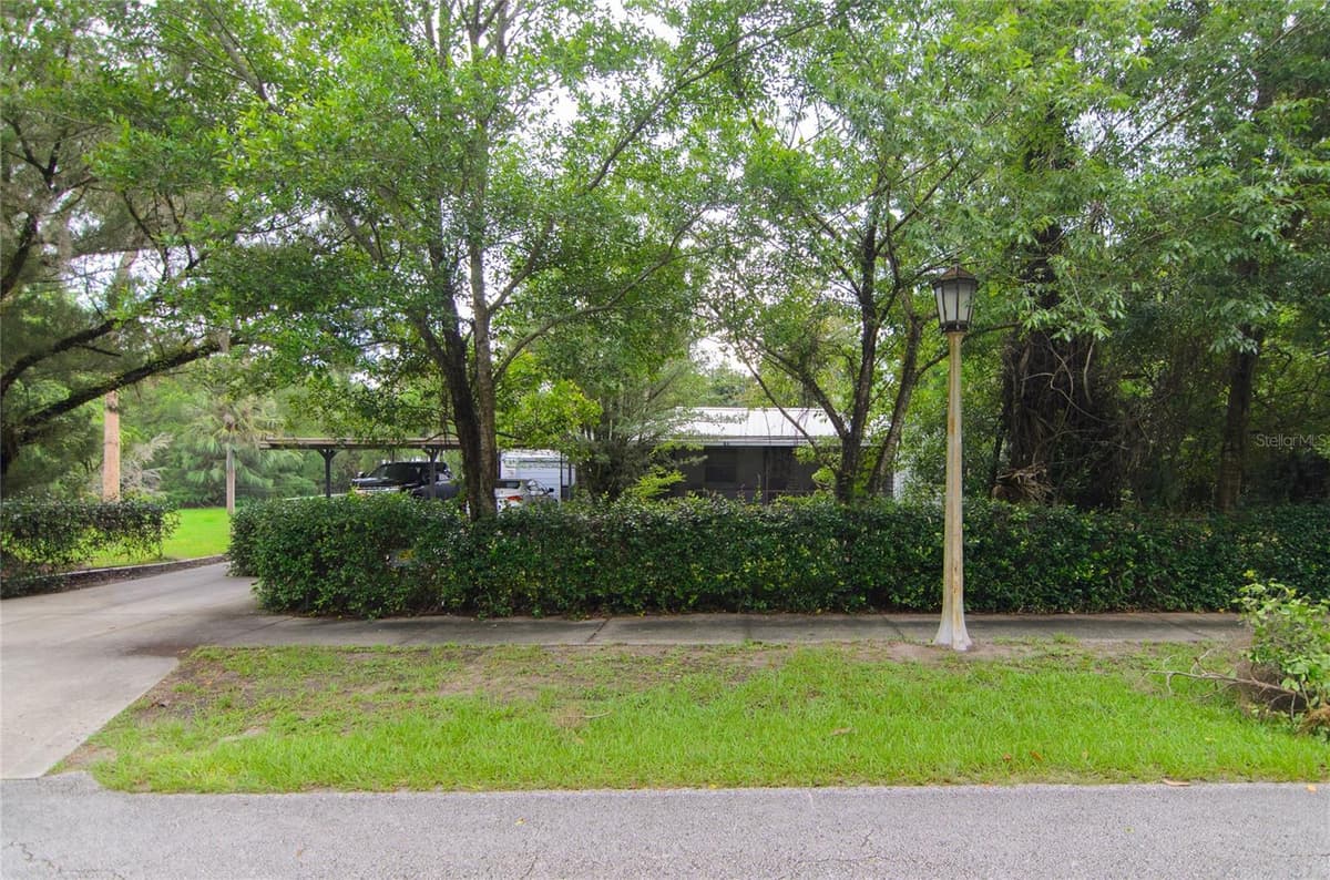 257 DESOTO AVENUE — photo 2 of 25