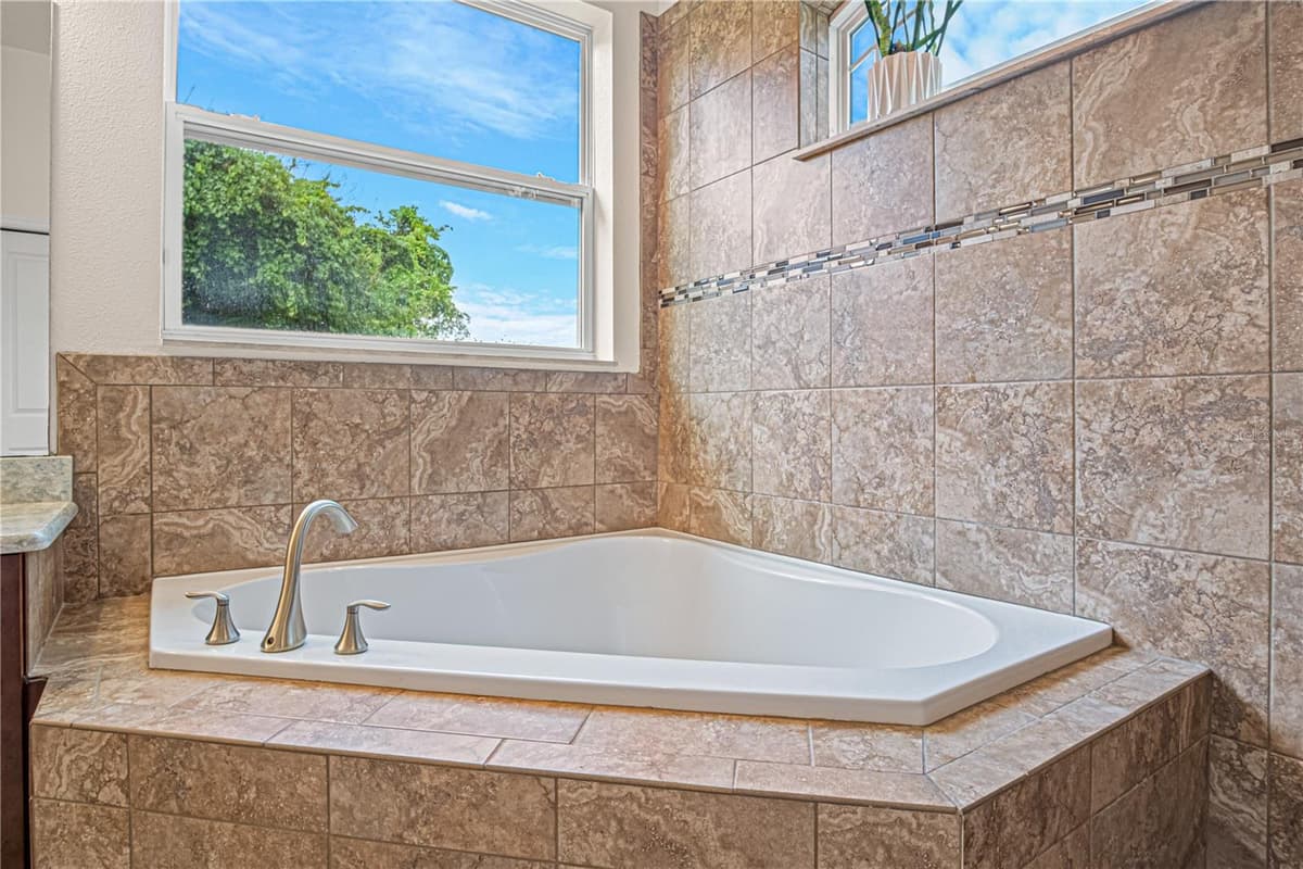 2938 SERENO POINTE DRIVE — photo 18 of 60