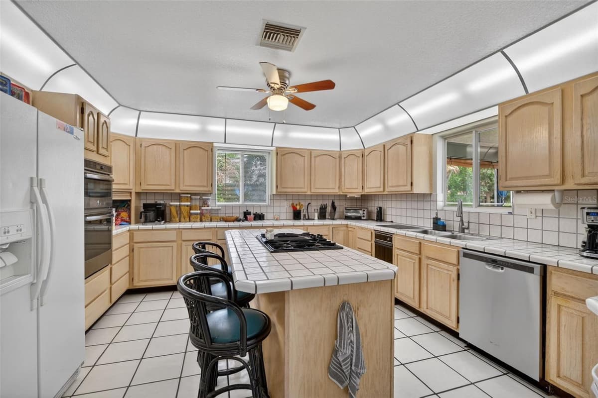 3247 DALHI STREET — photo 17 of 53