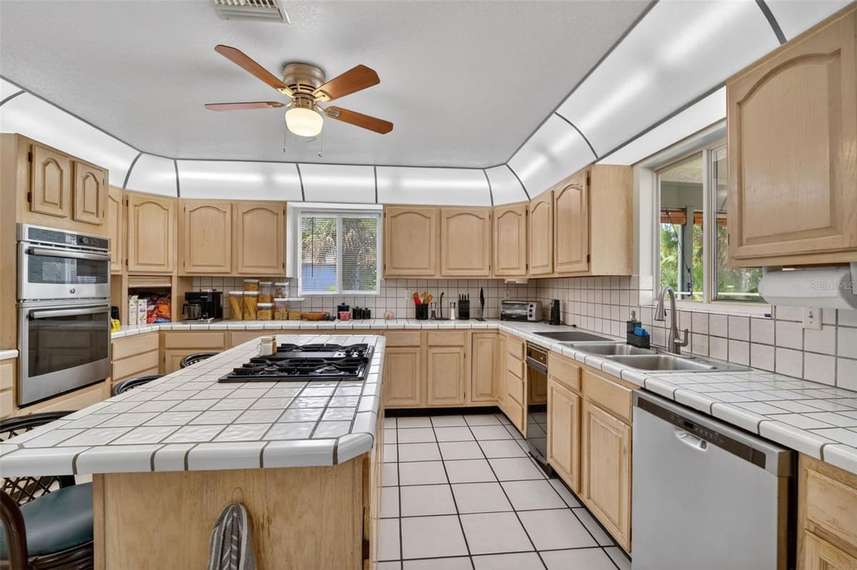 3247 DALHI STREET — photo 16 of 53