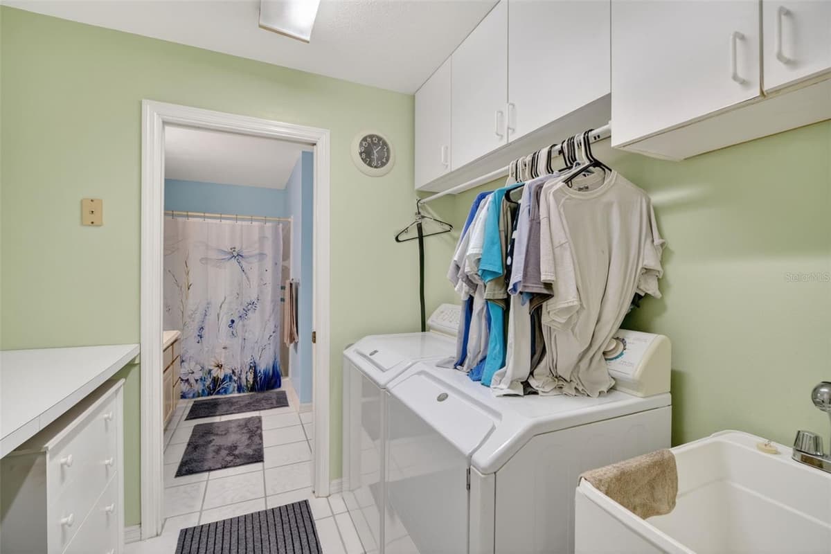 3247 DALHI STREET — photo 37 of 53