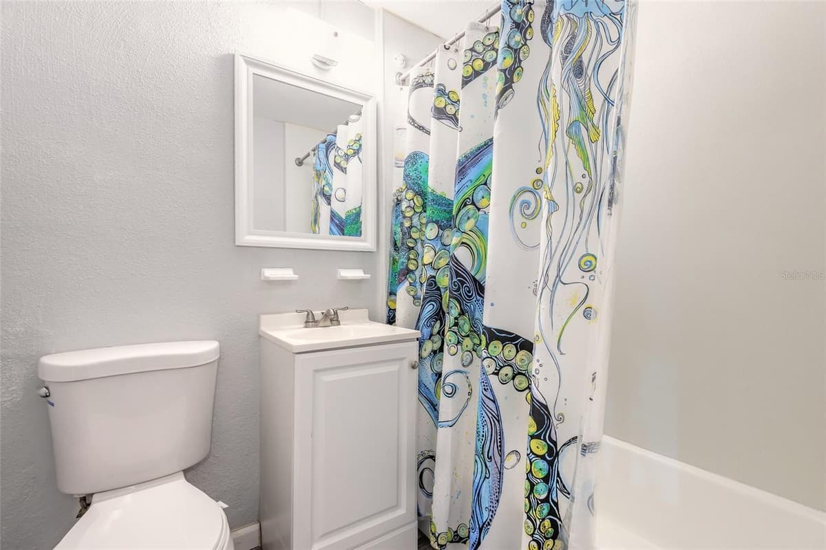 305 ELSIE AVENUE — photo 9 of 12