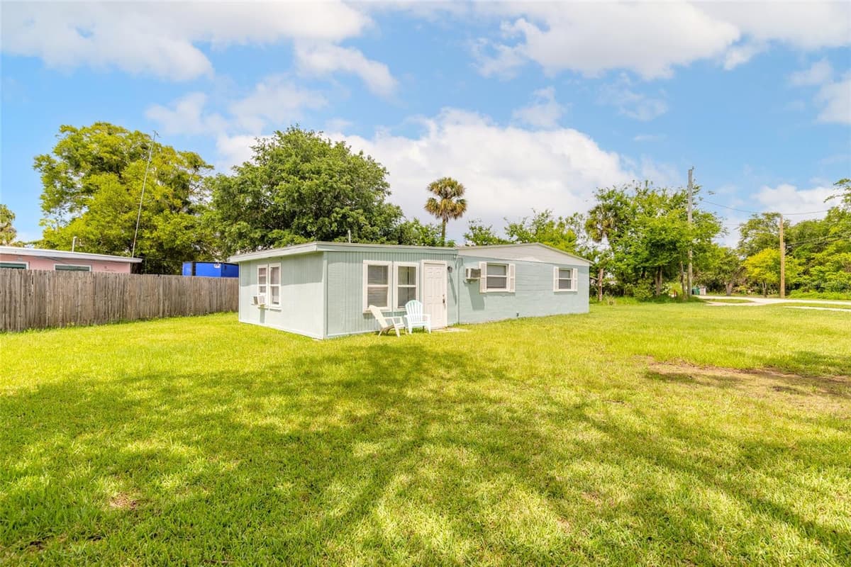 305 ELSIE AVENUE — photo 1 of 12