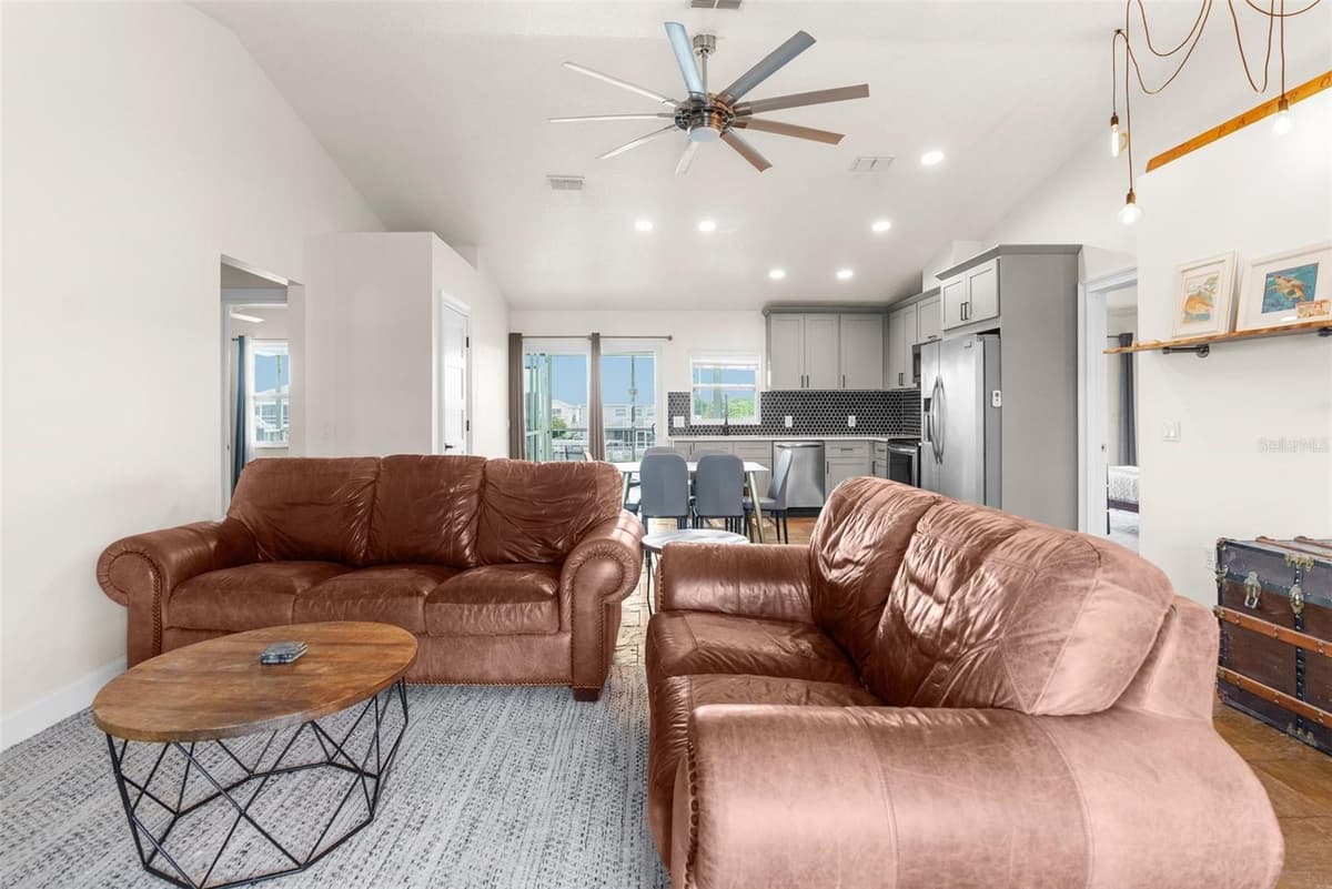 4464 JACONA DRIVE — photo 13 of 56