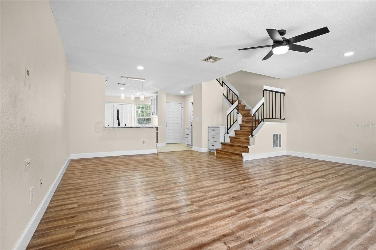 2823 BOULDER FALLS COURT — photo 10 of 48