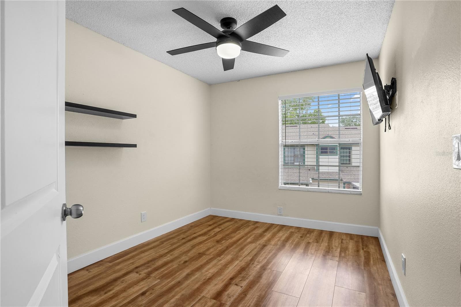2823 BOULDER FALLS COURT — photo 32 of 48