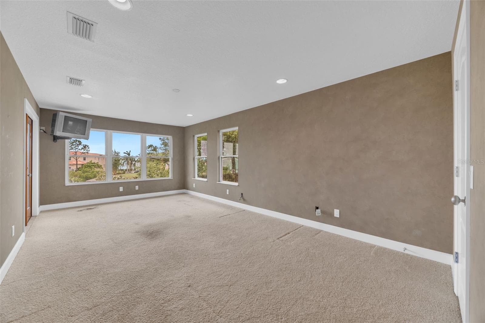 1005 PIANO LANE — photo 32 of 67