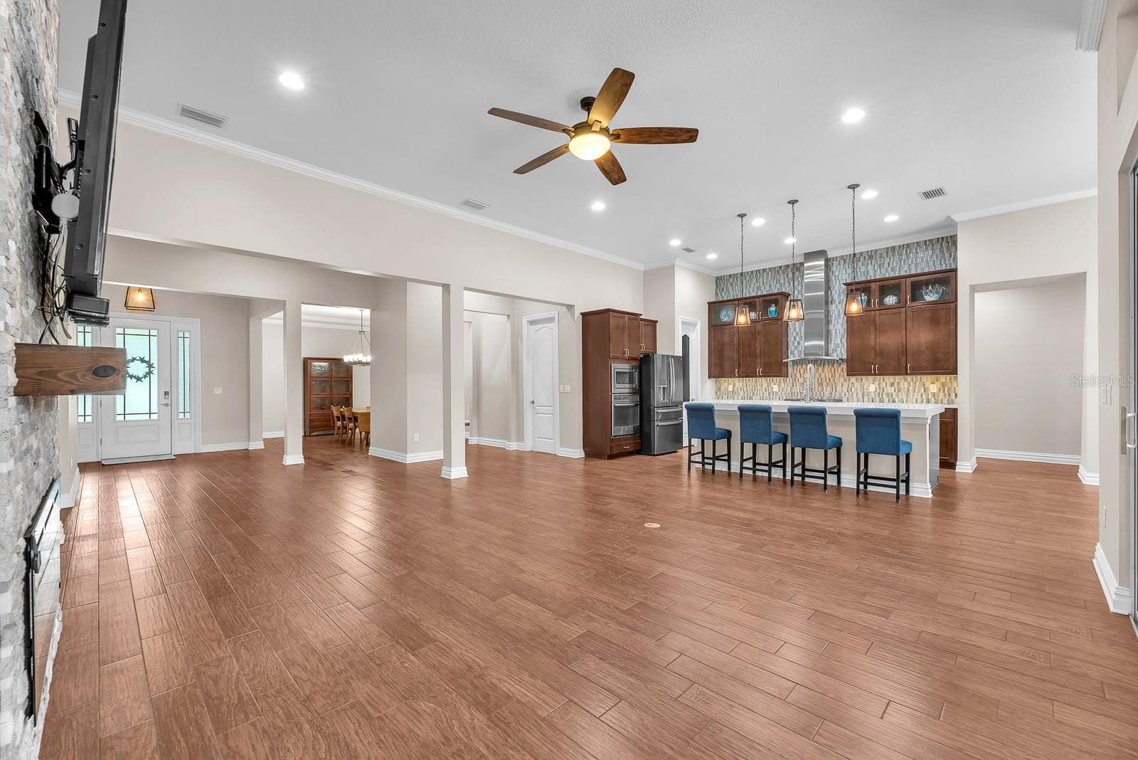 5208 ALAFIA FALLS DRIVE — photo 10 of 54