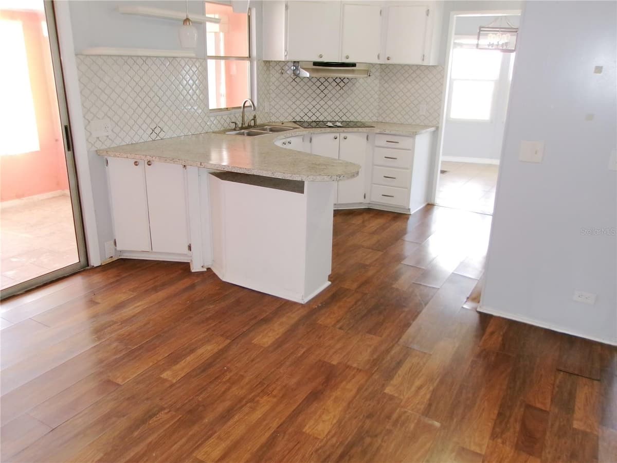 35055 DALE AVENUE — photo 7 of 10