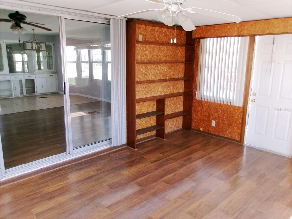 35055 DALE AVENUE — photo 5 of 10