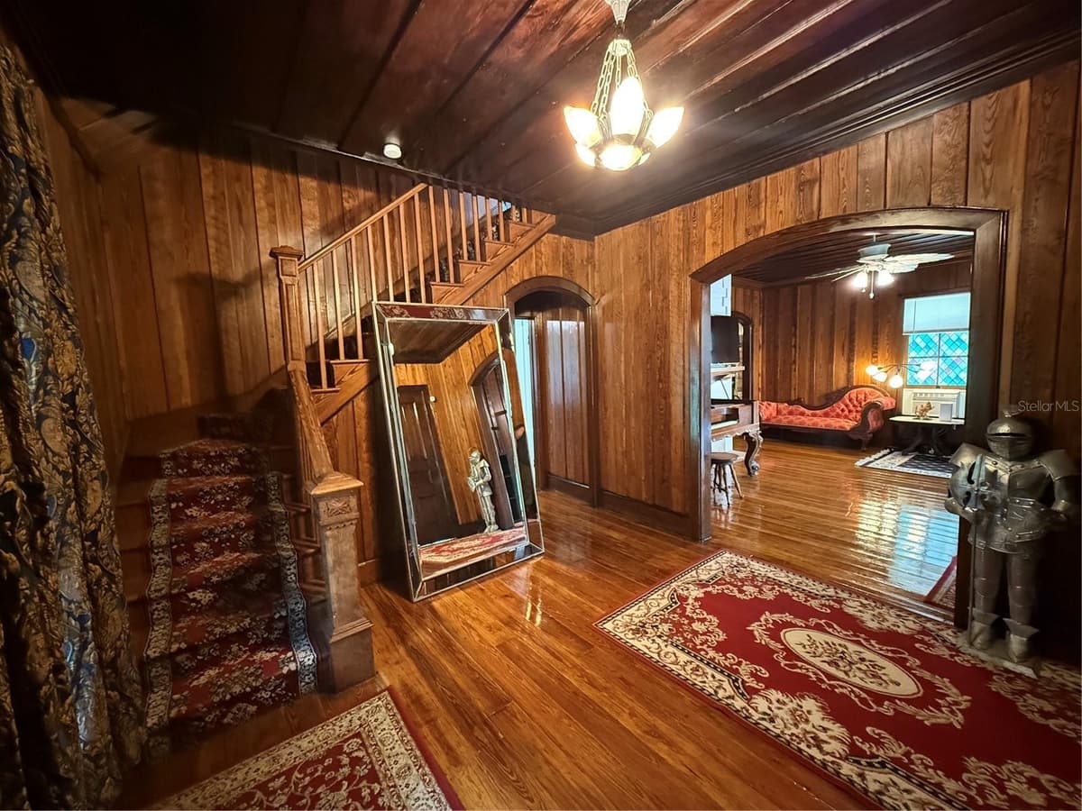 110 VOLUSIA AVENUE — photo 6 of 33