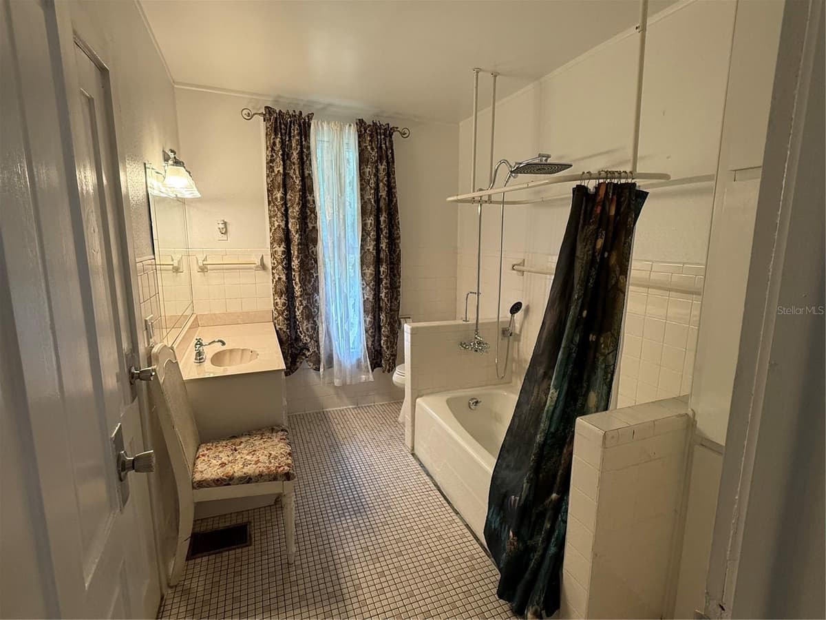 110 VOLUSIA AVENUE — photo 13 of 33