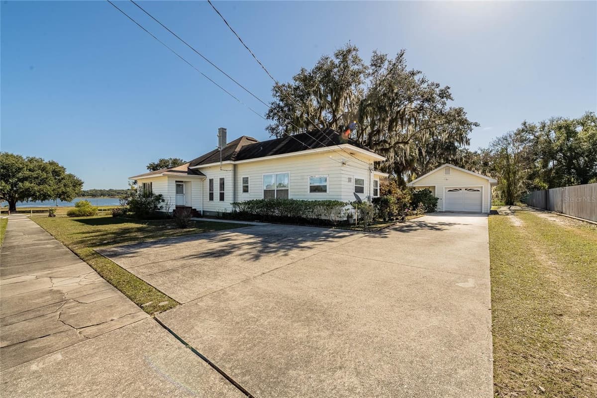 102 LAKESHORE BOULEVARD — photo 72 of 79