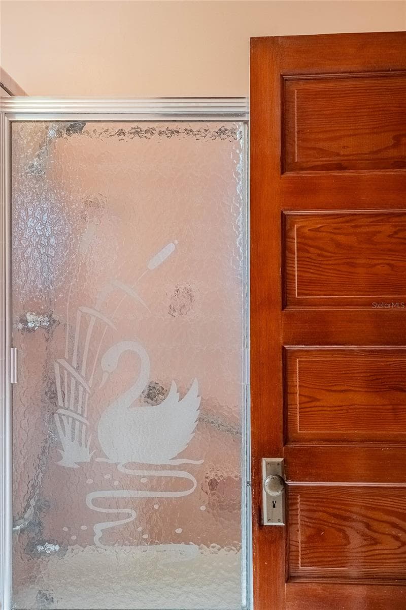 102 LAKESHORE BOULEVARD — photo 54 of 79