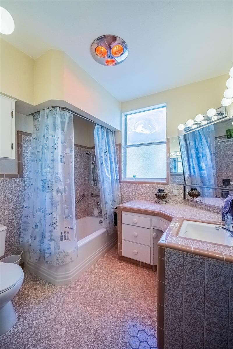 102 LAKESHORE BOULEVARD — photo 38 of 79