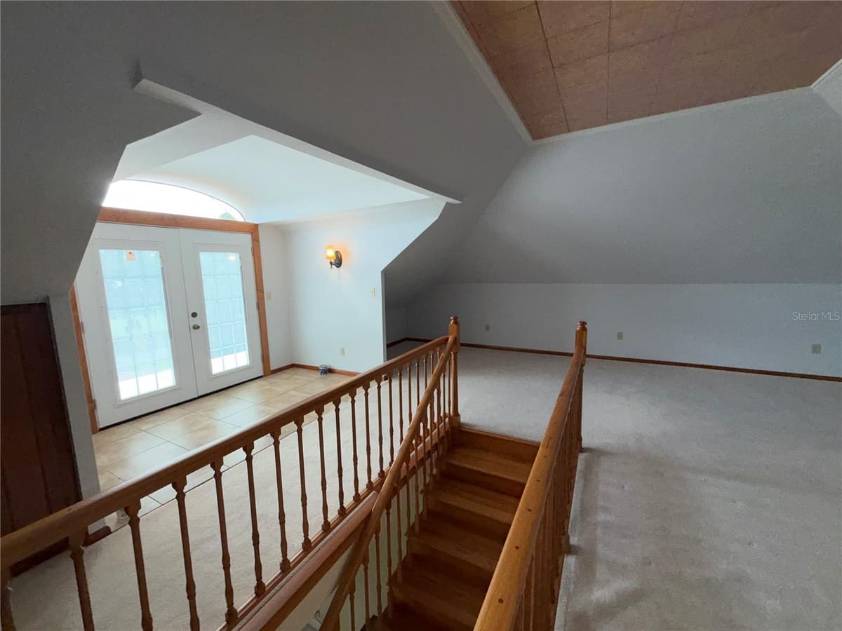 102 LAKESHORE BOULEVARD — photo 65 of 79