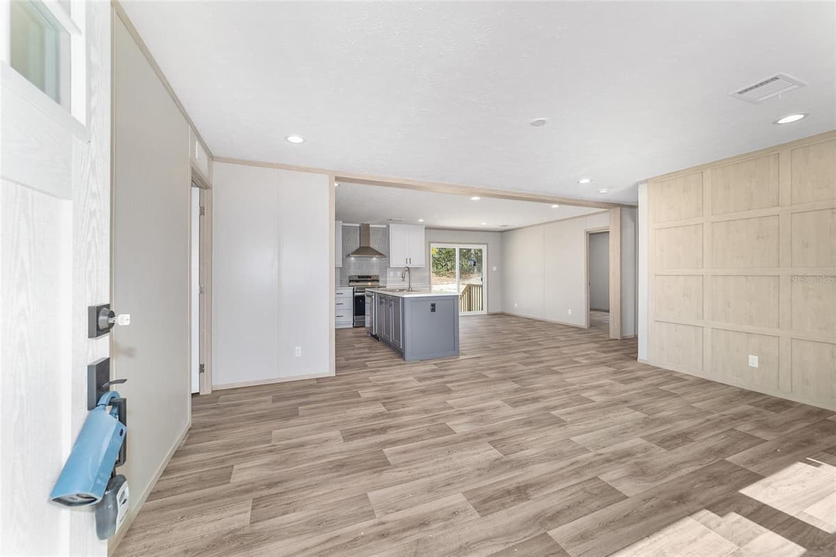 14830 21ST PLACE — photo 14 of 61