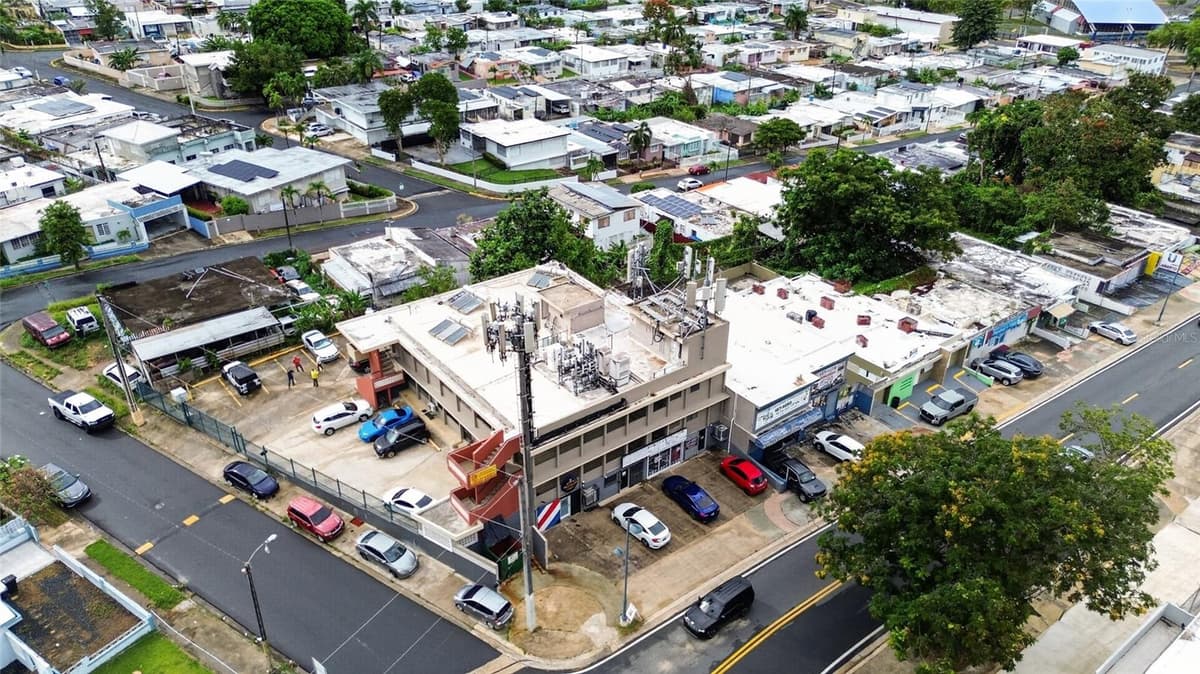 1 HNAS DAVILA, BETANCES ESQ A D — photo 18 of 19