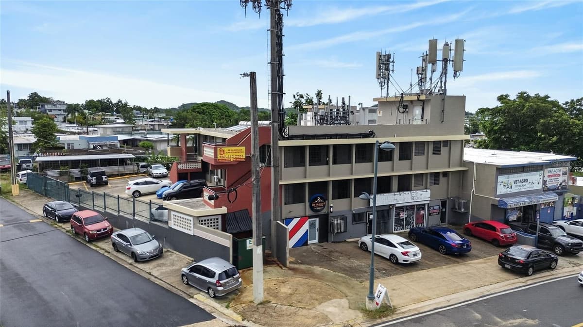 1 HNAS DAVILA, BETANCES ESQ A D — photo 2 of 19