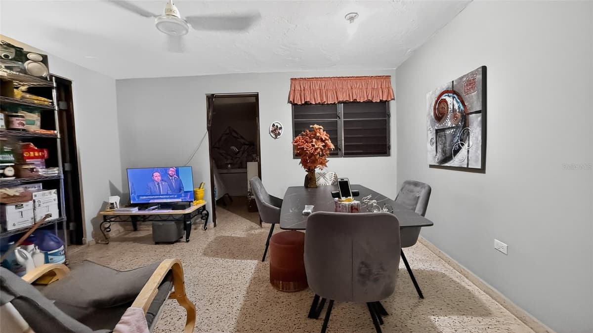 1 HNAS DAVILA, BETANCES ESQ A D — photo 8 of 19