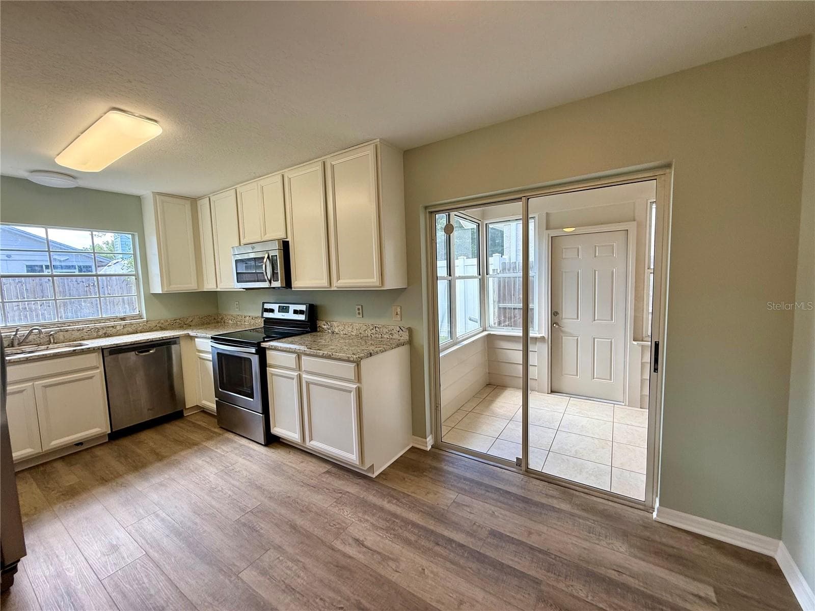 1662 TREMONT LANE — photo 10 of 56