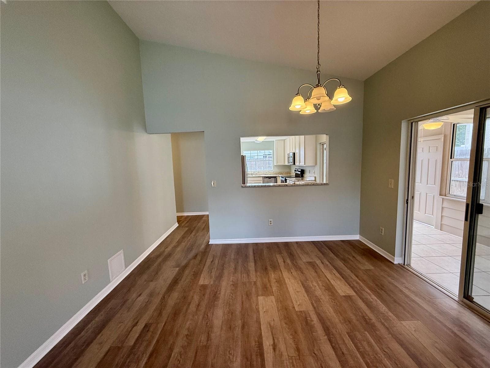 1662 TREMONT LANE — photo 8 of 56